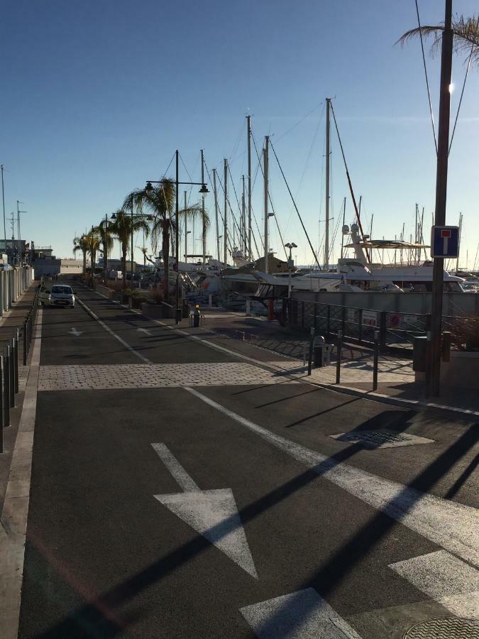 Appartement T2 De Standing Au Pied Des Plages ゴルフ・ジュアン エクステリア 写真