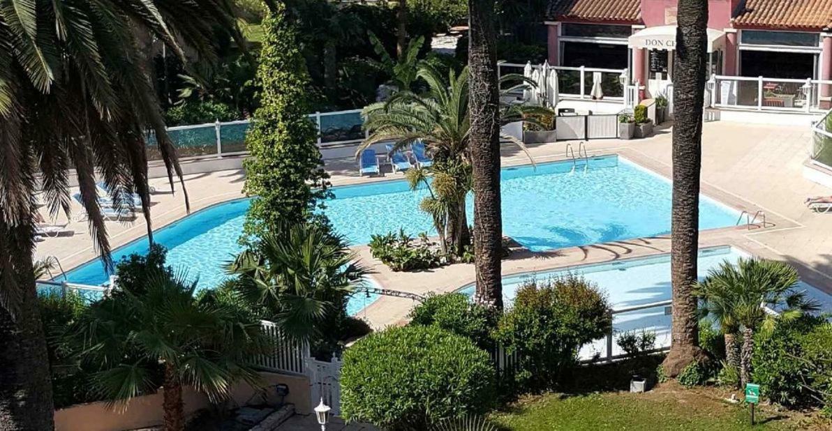 Appartement T2 De Standing Au Pied Des Plages ゴルフ・ジュアン エクステリア 写真